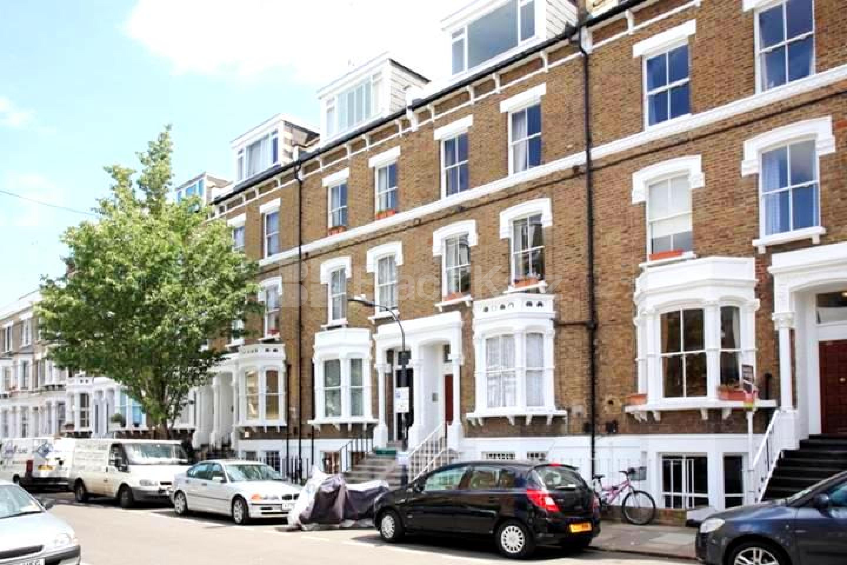 			NEW INSTRUCTION, 2 Bedroom, 1 bath, 1 reception Flat			 Gratton Road, Shepherds Bush W14